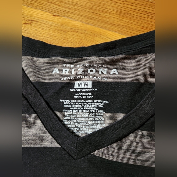 Arizona Men's V Neck Tshirt - Picture 3 of 3